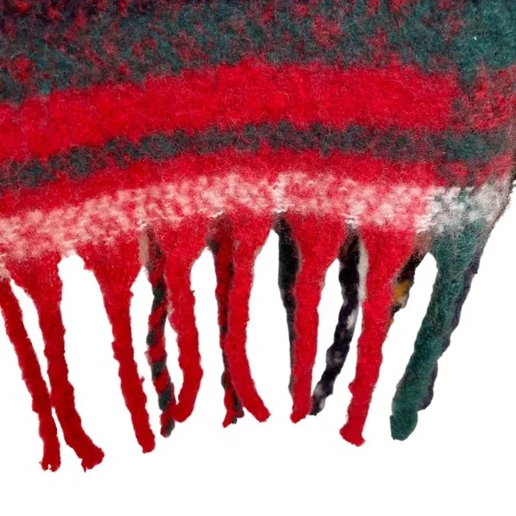 Hollister Plaid Blanket Scarf NWOT Red Multi Plaid with Long Fringe One Size - Picture 4 of 9